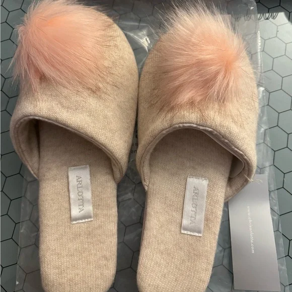 Chris Arlotta Cashmere luxury slippers M/L - Picture 3 of 7